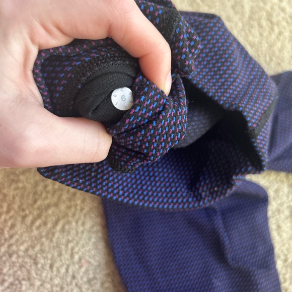 Lululemon purple leggings - Picture 4 of 5